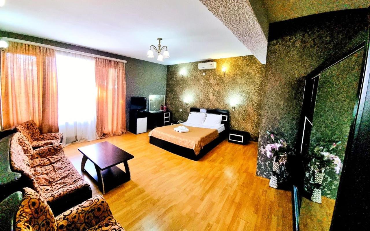 Qeroli Old Town Hotel Tbilisi ภายนอก รูปภาพ