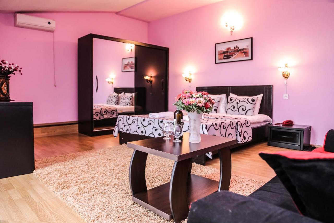 Qeroli Old Town Hotel Tbilisi ภายนอก รูปภาพ