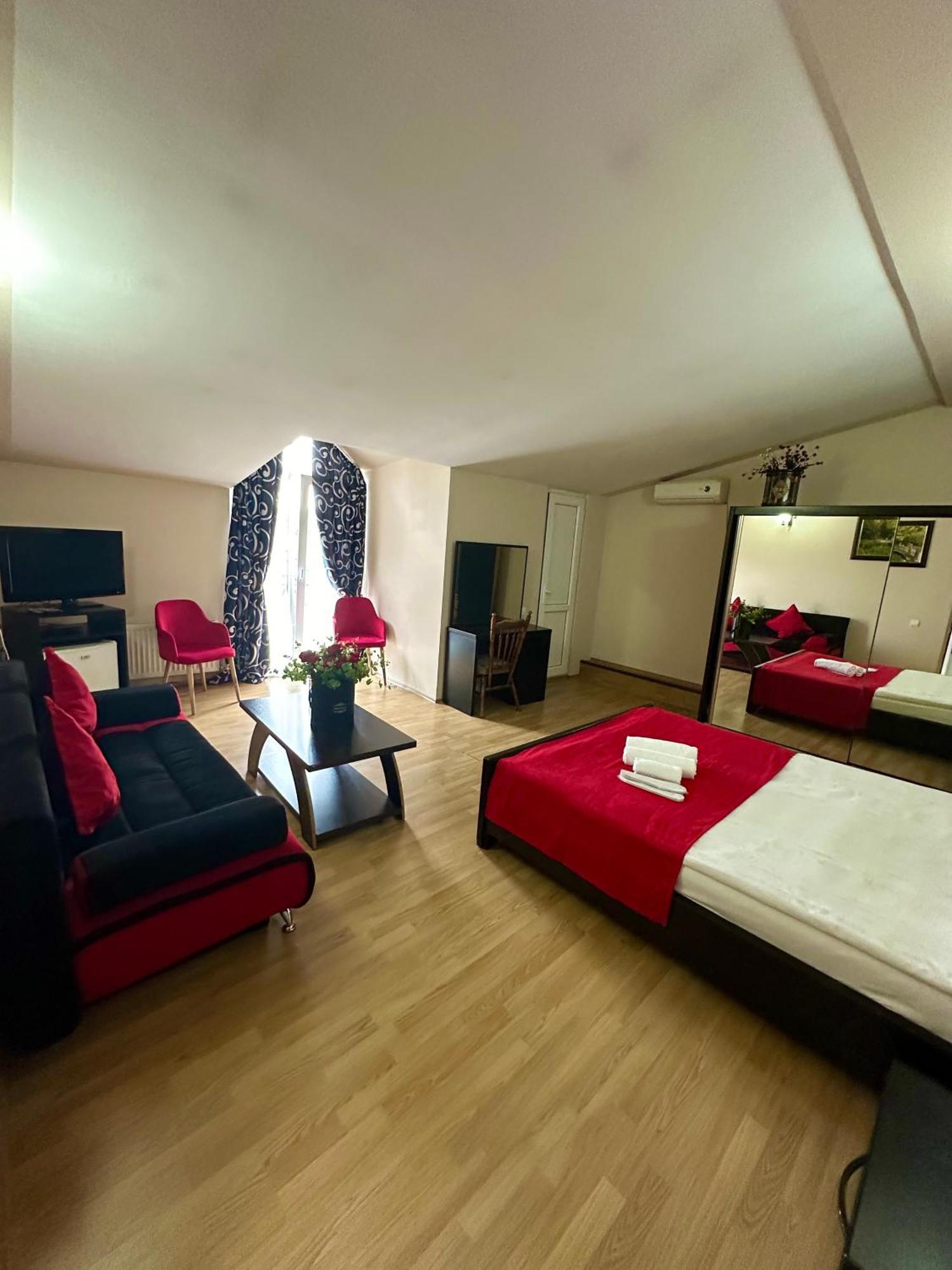 Qeroli Old Town Hotel Tbilisi ภายนอก รูปภาพ